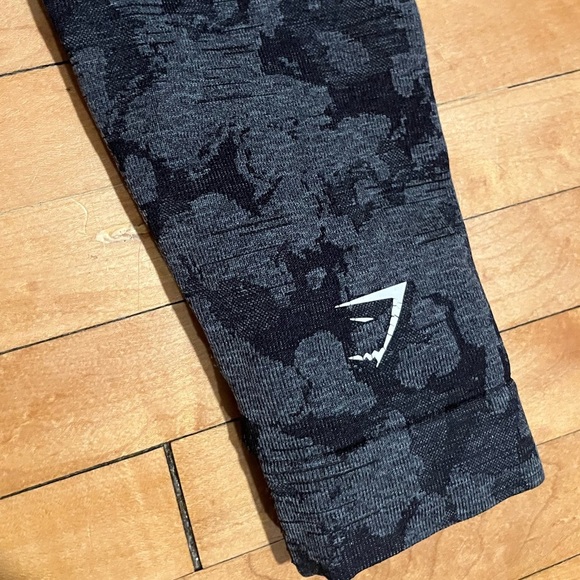Women’s Gymshark Adapt Camo Seamless Leggings - Picture 4 of 6